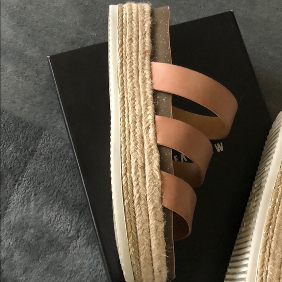 Platform (flatform) Sandals - Picture 4 of 6